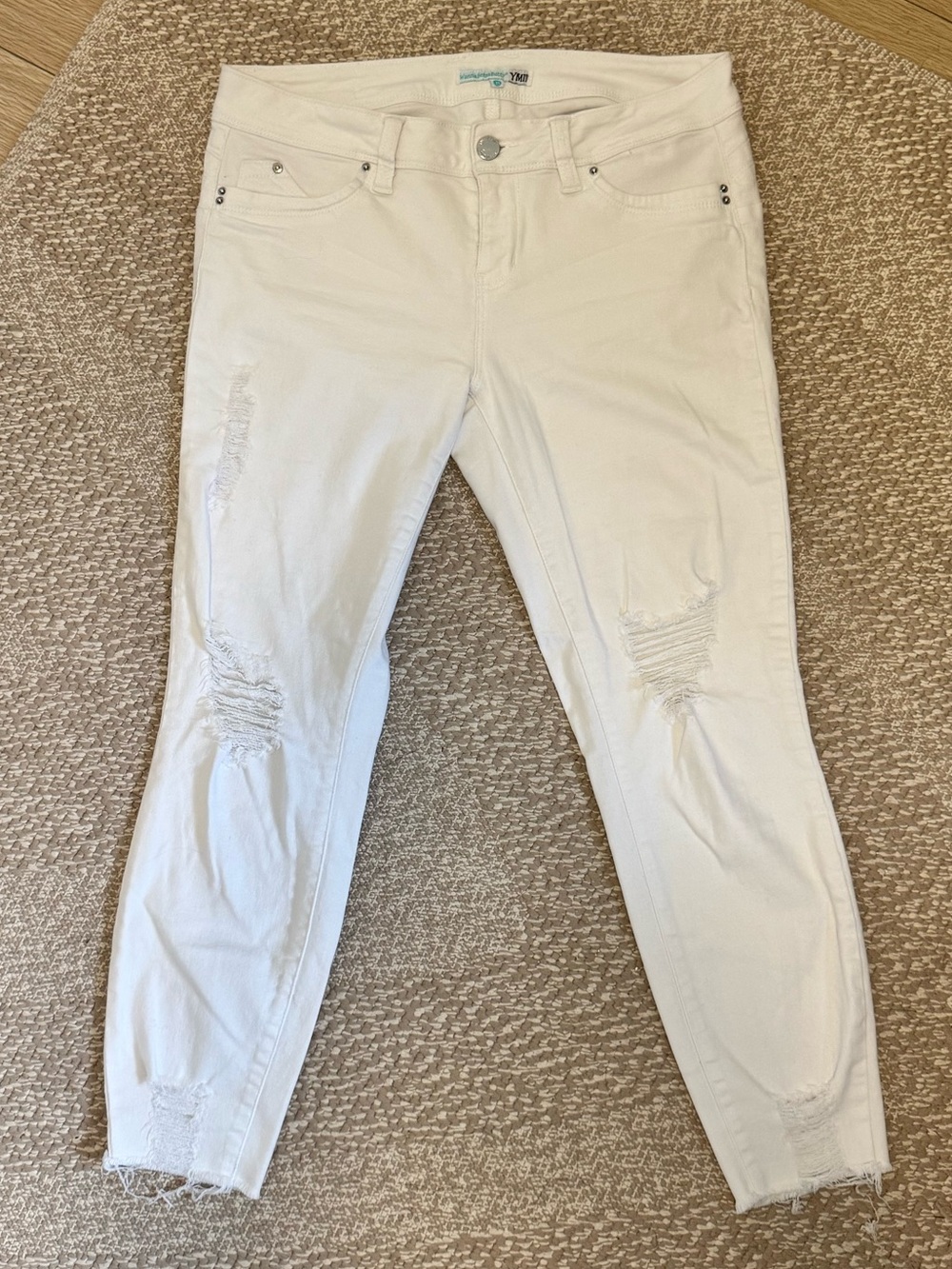 YMI WannaBettaButt White Distressed Skinny Jeans Size 11 Frayed Hem